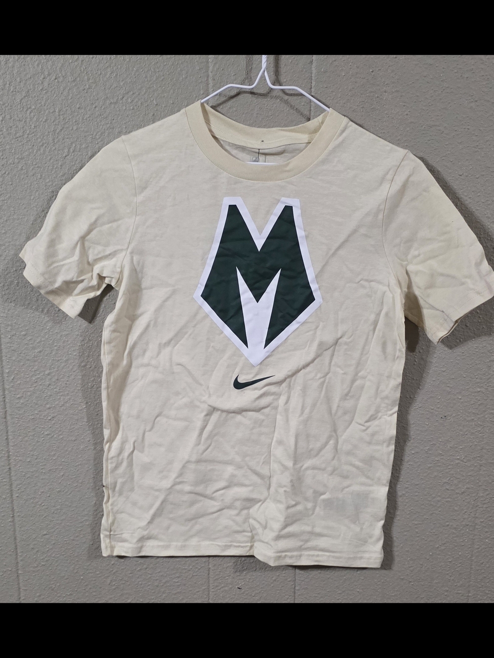 NWT Youth Nike Milwaukee Bucks Short Sleeve Tee Sz M (10-12)